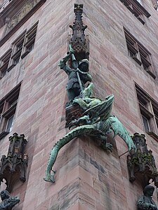 Rathaus St. Johann: Der hl. Georg tötet den Drachen