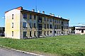 Čeština: Opravované bytovky v Nové Farmě, části města Teplá English: Tenement houses in Nová Farma, part of Teplá, Czech Republic