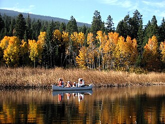 Paddlers on a canoe trail in Upper Klamath National Wildlife Refuge Canoe 8179.jpg