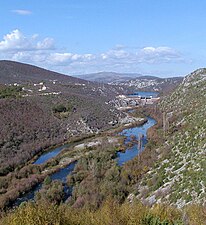 Barrage sur la rivière.