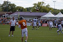 Grossman practices with the Bears in 2008 at Bourbonnais, Illinois. Rex Pass.jpg