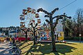 English: Carousel and ferris wheel Deutsch: Karussell und Riesenrad