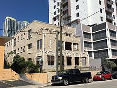 A former apartment building on SW 9th Street, built in 1925, which is currently the site of a new luxury condominium called Smart Brickell.