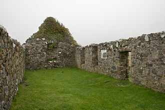 The inside of the ruined church Cill Chriosd 5.jpg