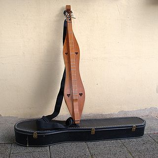 <span class="mw-page-title-main">Appalachian dulcimer</span> Fretted string instrument