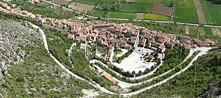 <span class="mw-page-title-main">Fossa, Abruzzo</span> Comune in Abruzzo, Italy