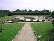 Photographie en couleurs des ruines d'un site antique.