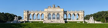 La gloriette du château de Schönbrunn (Autriche). (définition réelle 18 749 × 4 932)