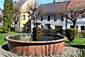 Čeština: Kašna v obci Mnichov (okres Cheb) English: A fountain in Mnichov, Czech Republic