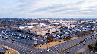 <span class="mw-page-title-main">Penn Square Mall</span> Shopping mall in Oklahoma City, Oklahoma