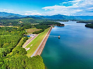 <span class="mw-page-title-main">Embankment dam</span> Type of artificial dam