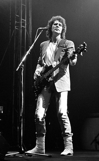 <span class="mw-page-title-main">John Illsley</span> English musician