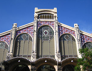 Detall de la façana del Mercat central de València