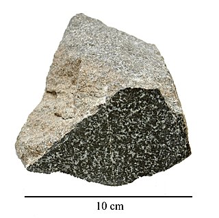 <span class="mw-page-title-main">Diabase</span> Type of igneous rock