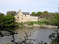 Le manoir de Bel-Air (en Brélès, rive droite de l'Aber Ildut) vu de la rive gauche de l'Aber Ildut (en Plouarzel) 1.