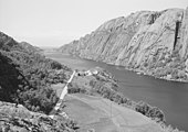 Utsyn over fjorden i retning vestover. Foto fra 1952 Foto: Fra Nasjonalbibliotekets bildesamling