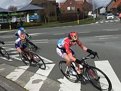 38 km: Front of the peloton