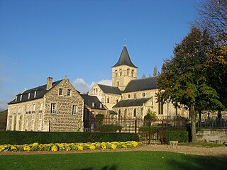 <span class="mw-page-title-main">Priory</span> Religious houses that are presided over by a prior or prioress