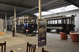 NZH-Vervoermuseum te Haarlem met NZH B412 en A37.