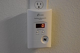 <span class="mw-page-title-main">Carbon monoxide detector</span> Device that measures carbon monoxide (CO)