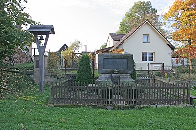 Křelina : monument aux morts.