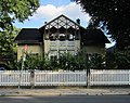 Villa mit Einfriedung