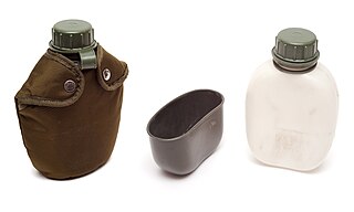 <span class="mw-page-title-main">Canteen (bottle)</span> Reusable type of water bottle