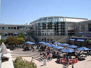 <span class="mw-page-title-main">Price Center</span> Student activity center in San Diego, California