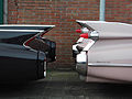 Cadillac Sedan DeVille 1960 (links) und 1959 (rechts)