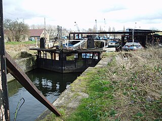 <span class="mw-page-title-main">Dearne and Dove Canal</span> Canal in South Yorkshire, England