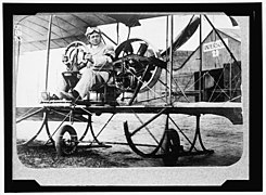 PECK, PAUL. COMMERCIAL AVIATOR. IN GYRO TYPE PLANE SPONSORED BY BERLINER AT MINEOLA, N.Y. LCCN2016863941.jpg