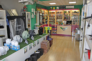 <span class="mw-page-title-main">Grow shop</span> Retail store selling equipment for growing plants indoors