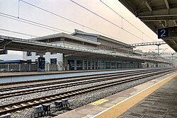 雲浮東駅構内