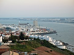 De stad en de Guadianarivier