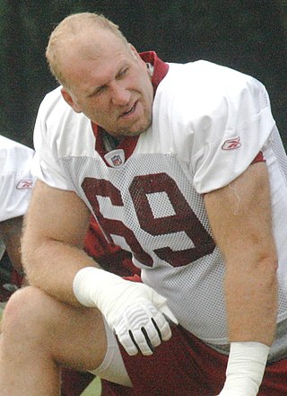 <span class="mw-page-title-main">Jason Fabini</span> American football player (born 1974)