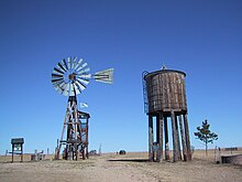 Aermotor-style windpump in South Dakota, US Old Windmill.jpg