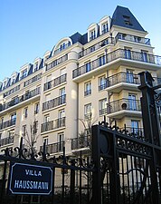 Bâtiment de type néo-haussmannien à Issy-les-Moulineaux.