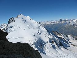 Dom (z Lenzspitze?), po pravé straně hřeben Festigrat