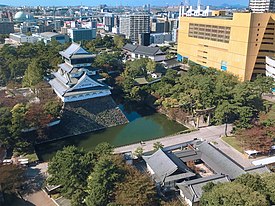 小倉城復興天守と小倉城庭園