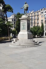 Thumbnail for File:Monumento a Miguel de Cervantes - Plaza de las Cortes - Madrid 03.jpg