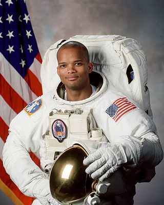 <span class="mw-page-title-main">Robert Curbeam</span> American astronaut