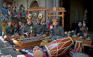 <span class="mw-page-title-main">Gamelan degung</span> Indonesian traditional musical instruments