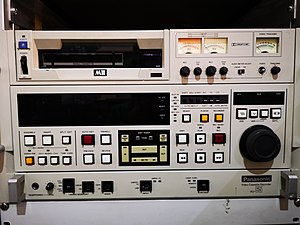 AU-65-P VCR 正面