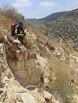 קטע קיר ממגדל חשמונאי ששולב בחומת המבצר