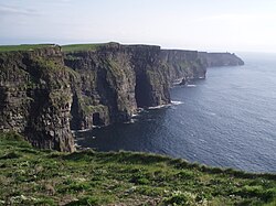 Les falaises de Moher par temps clair.