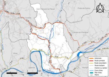 Carte en couleur présentant le réseau hydrographique de la commune