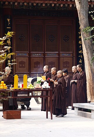 <span class="mw-page-title-main">Bhikkhunī</span> Ordained female Buddhist monastic