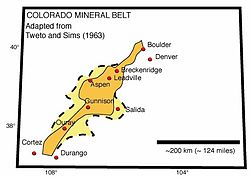 Approximate boundaries of the Colorado Mineral Belt with inner area having principal mining districts.[1]