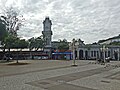 Praça Doutor João Penido e estação ferroviária ao fundo.