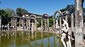 Estatuas similares en su entorno original (el Canopus de Villa Adriana).